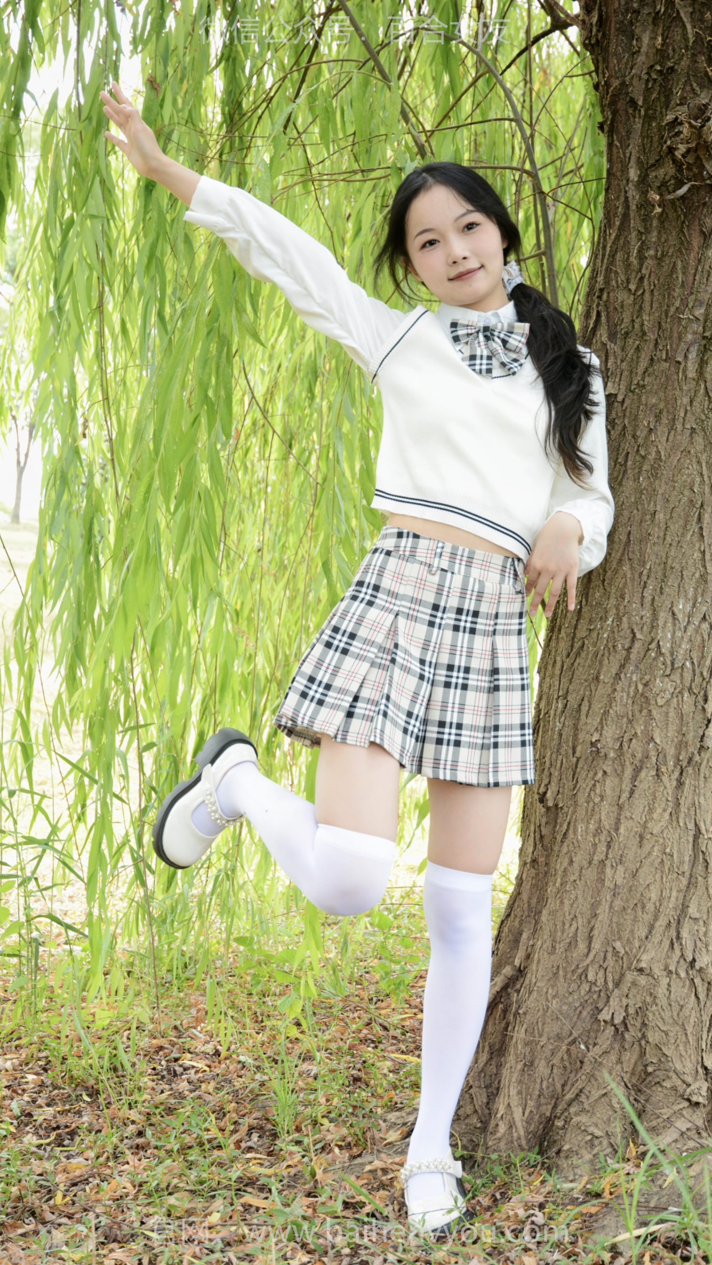 119/芸芸~《踏秋》深秋中点缀的一抹深绿!