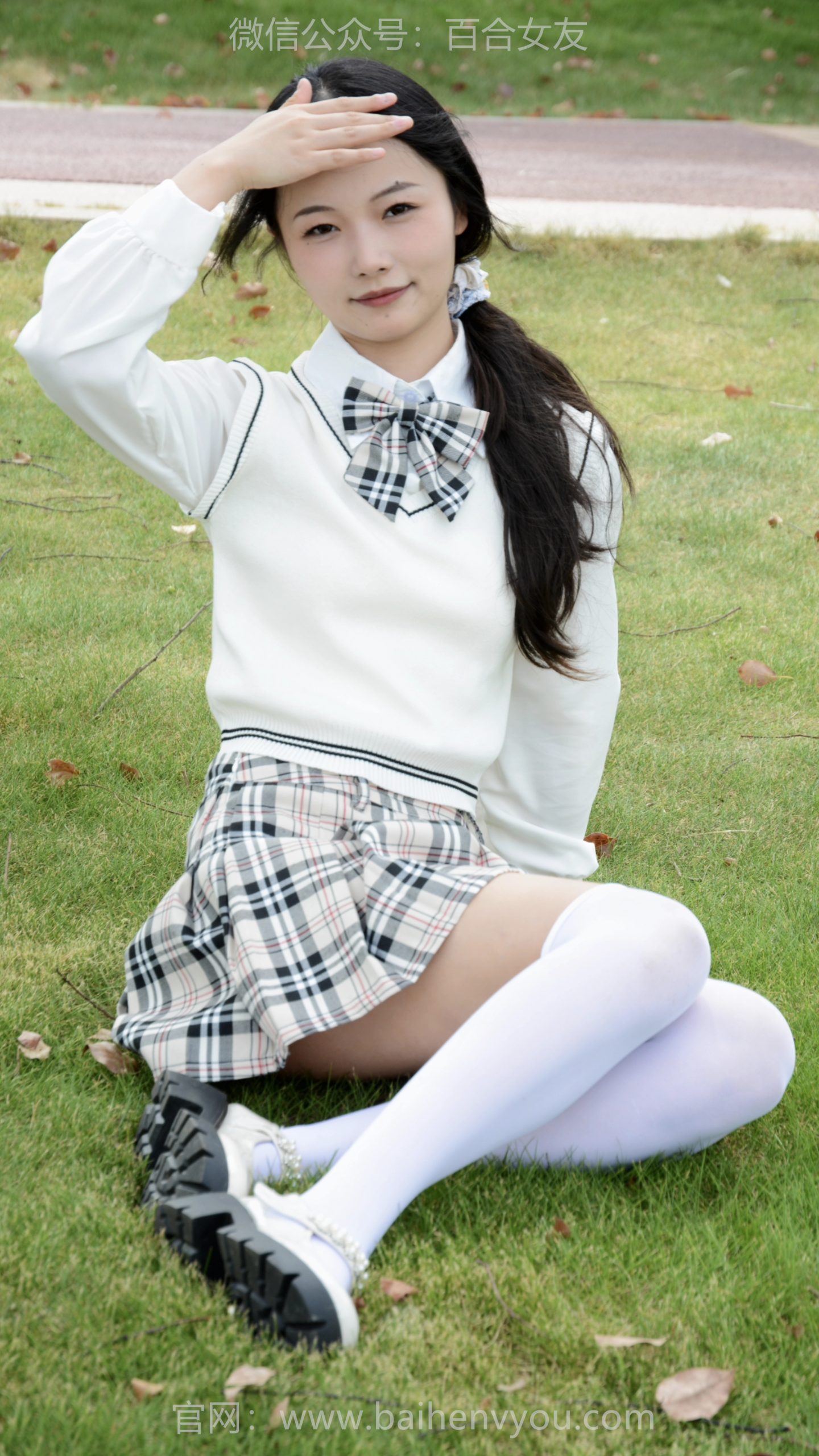 119/芸芸~《踏秋》深秋中点缀的一抹深绿!
