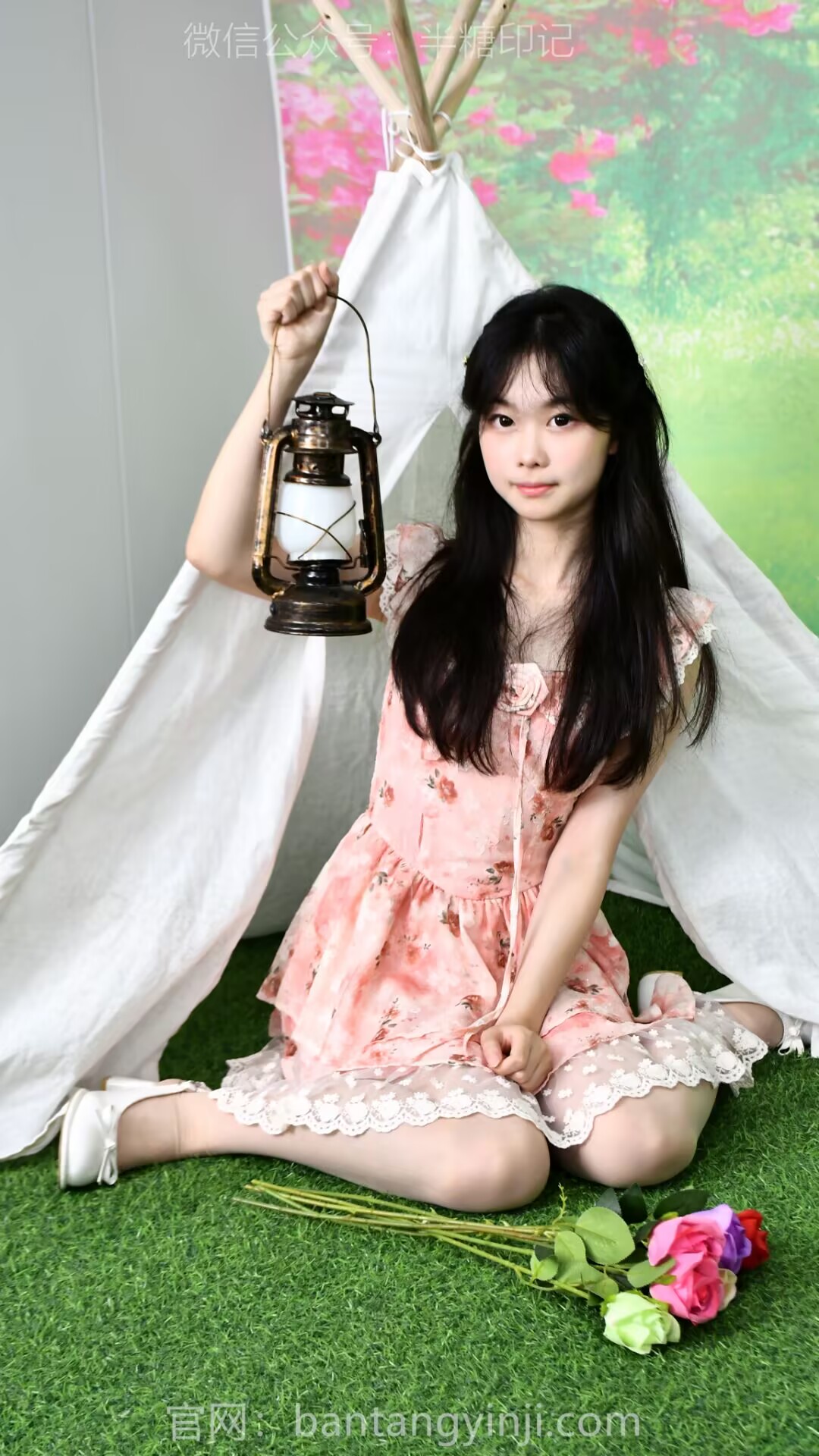 002/蕊蕊~【想要去露营】天气炎热，只好在室内将就将就，什么时候能一起去露营呢？
