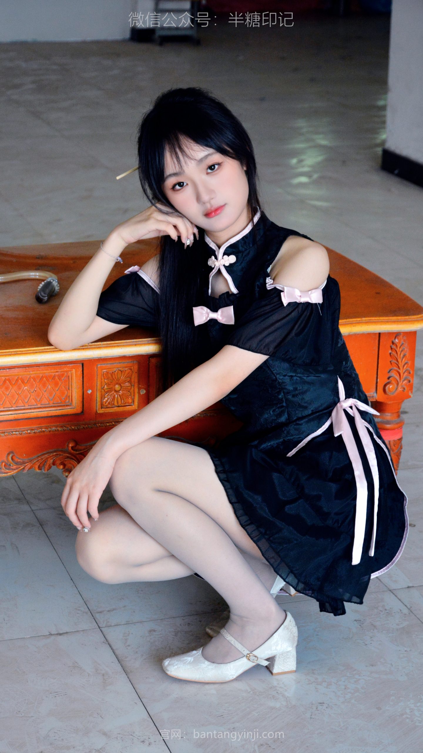 031/欣欣~【古灵精怪】一抹黑裙粉蝶结，旧时光里邂逅的灵动少女心。