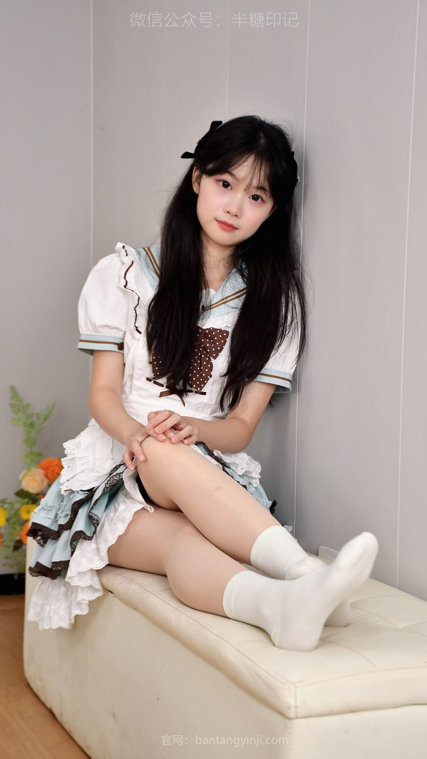 037/蕊蕊~【甜系定格】穿薄荷绿围裙裙摆转圈，把周末的阳光和好心情都收藏进衣角。