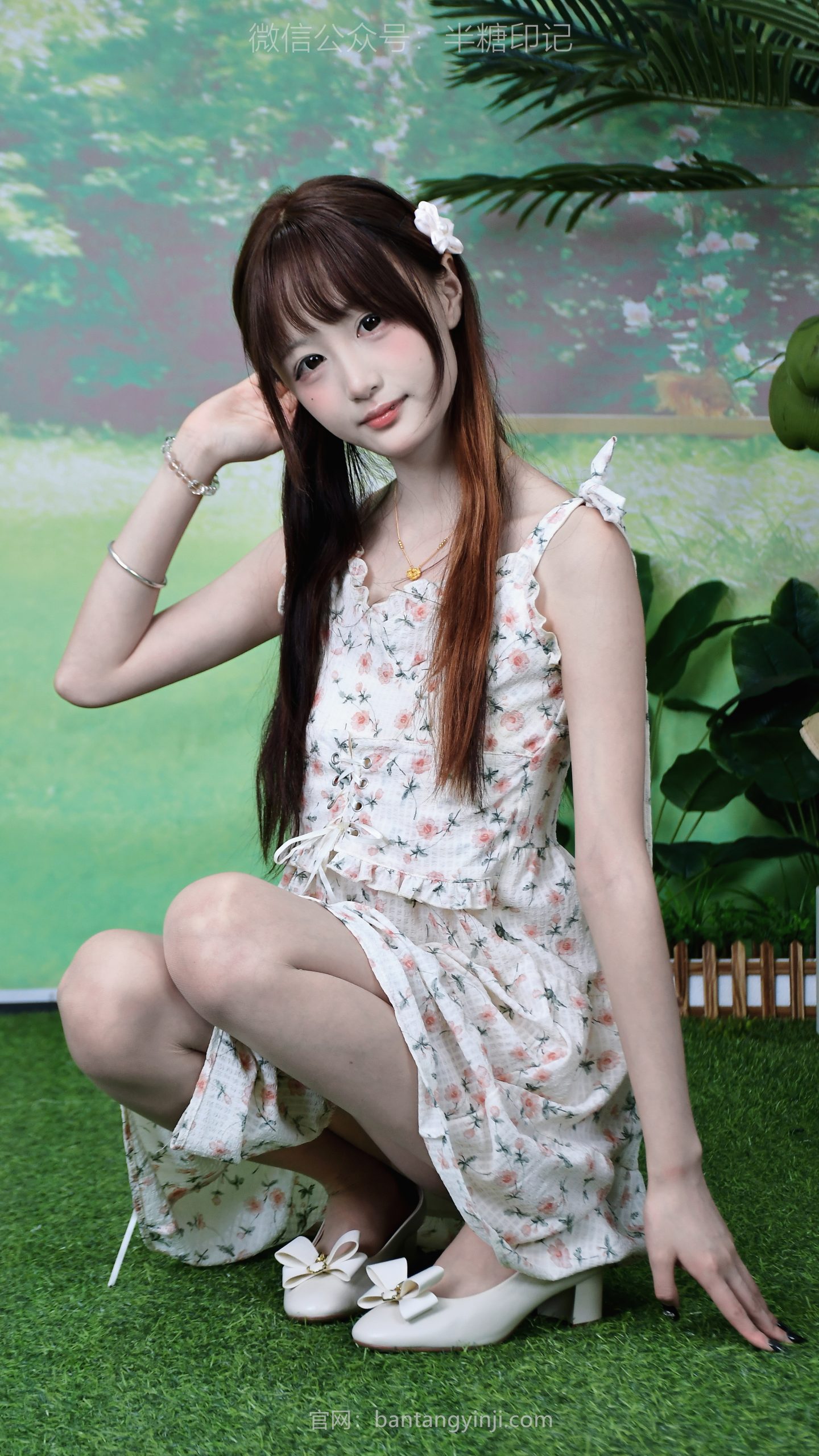 043/米饭~【元气治愈】元气女孩的周末花信风：碎花裙与向日葵的治愈时刻。
