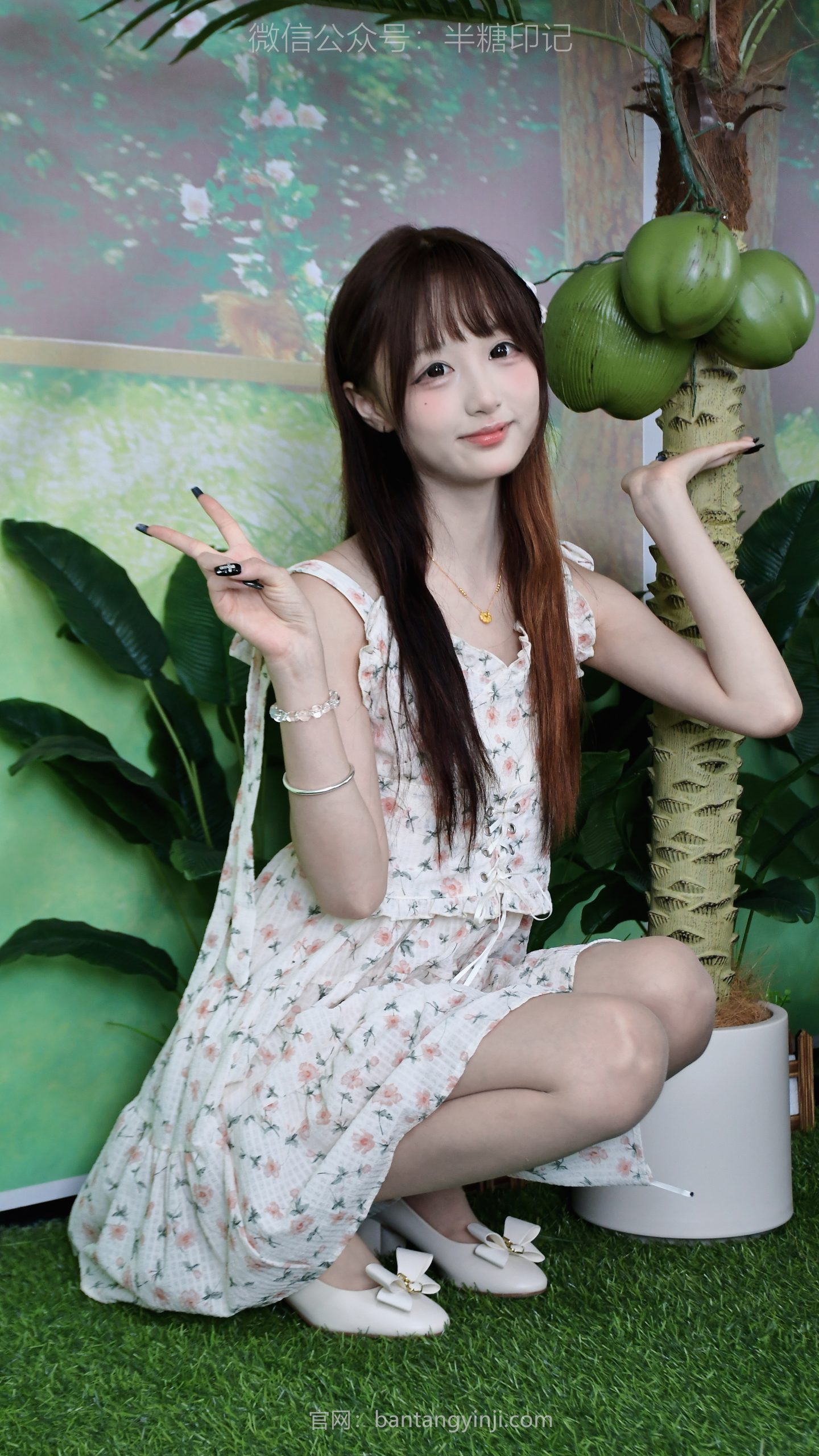 043/米饭~【元气治愈】元气女孩的周末花信风：碎花裙与向日葵的治愈时刻。