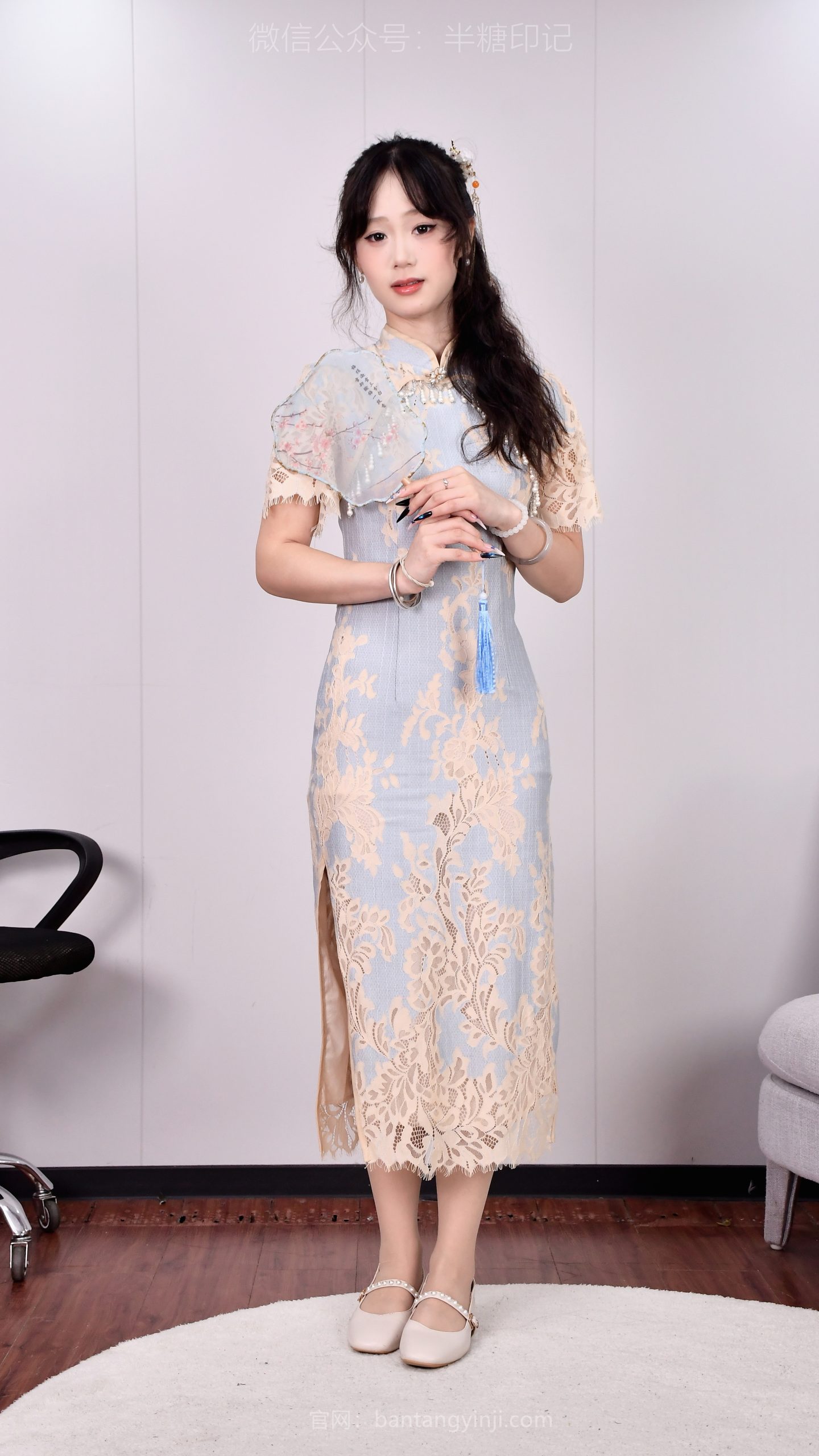 058/元元~【蓝调蕾丝】浅蓝蕾丝旗袍搭团扇，俏皮灵动满是元气少女感